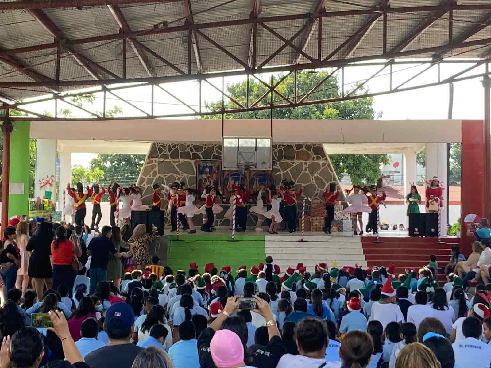 Con festivales navideños, escuelas de Veracruz declaran inicio de vacaciones decembrina