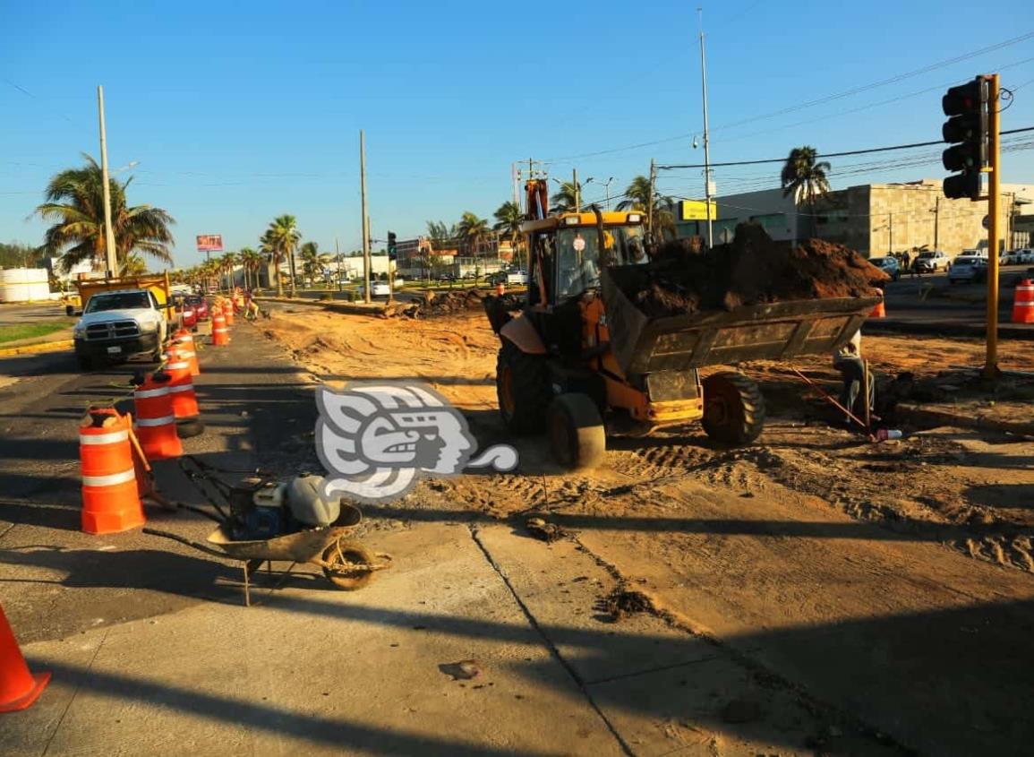 Continúa pavimentación con concreto hidráulico en la AV Universidad