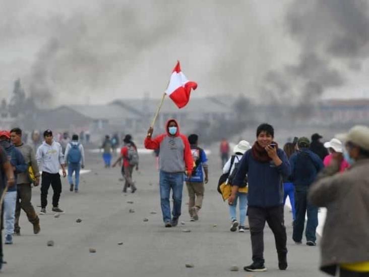 Son 55 los veracruzanos varados por crisis política en Perú