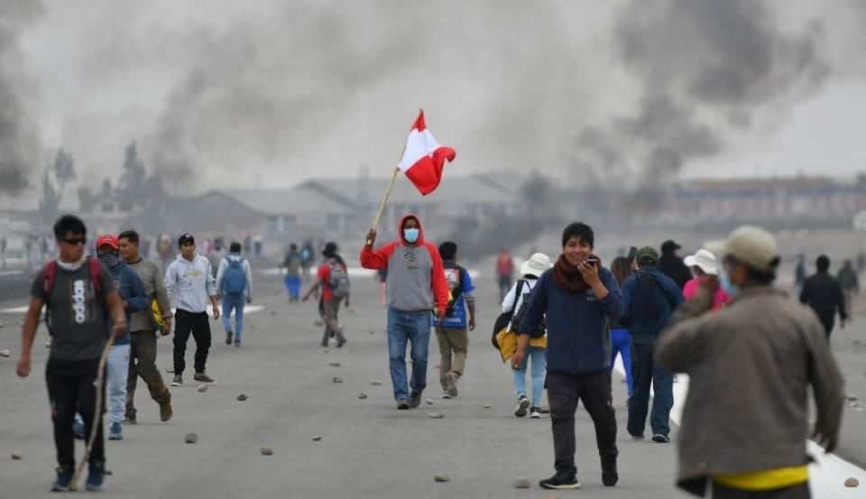 55 veracruzanos se encuentran varados en el aeropuerto de Perú tras crisis