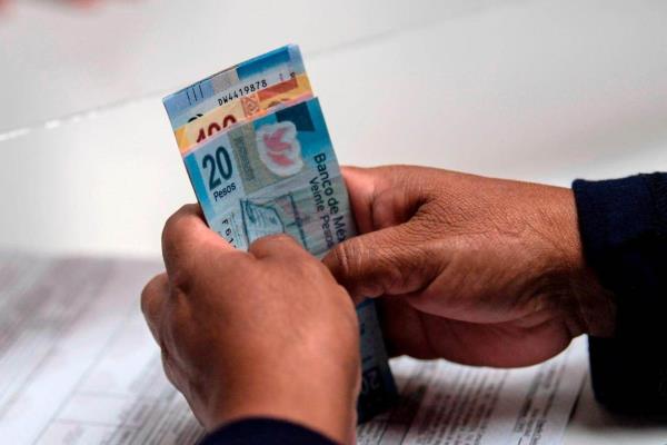 Incremento al salario provocará mayor inflación, advierte Barzón