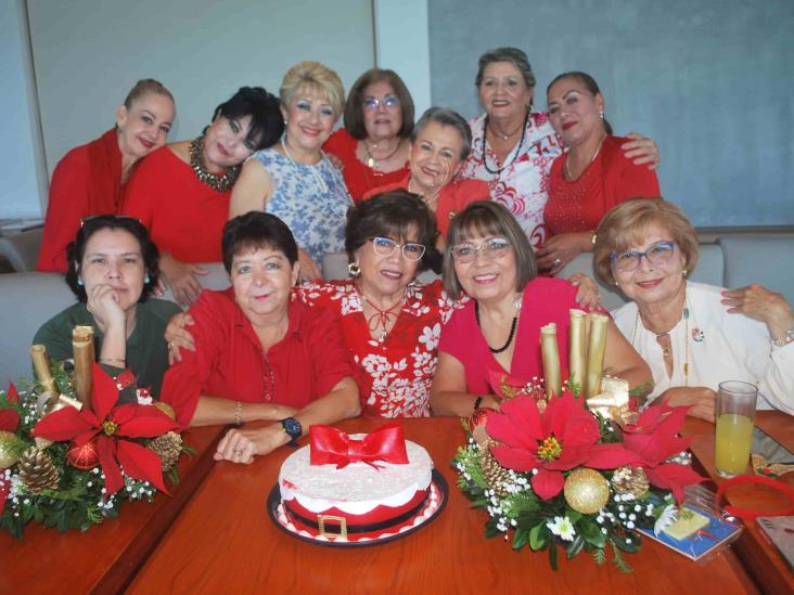 El grupo de Amigas Queridas se reúnen para desearse felices fiestas