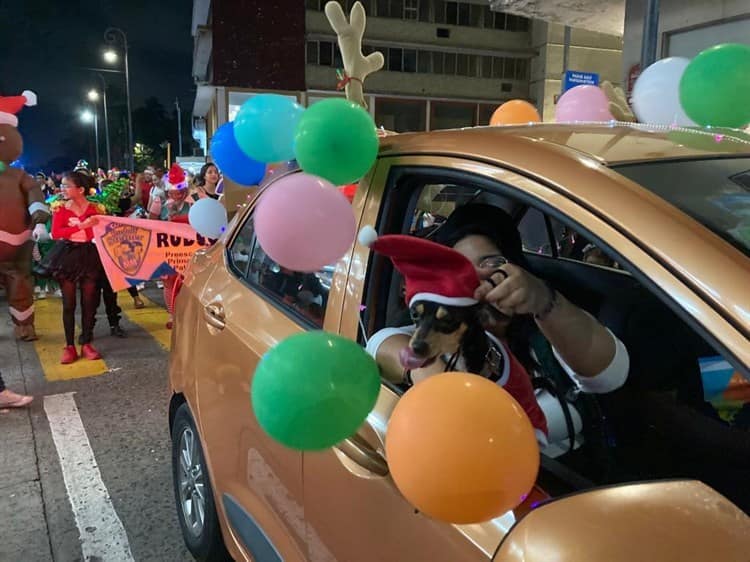 Desfile Navideño en Veracruz reúne a cientos de familias (+Video)