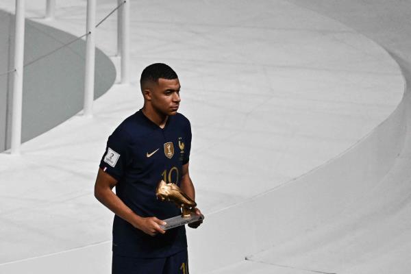 Mbappé logra el consuelo de ser máximo gol del Mundial