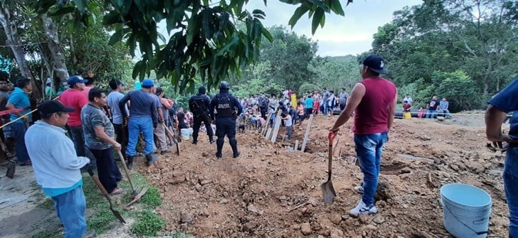 Vecinos unidos para rescatar a obreros sepultados en San Andrés