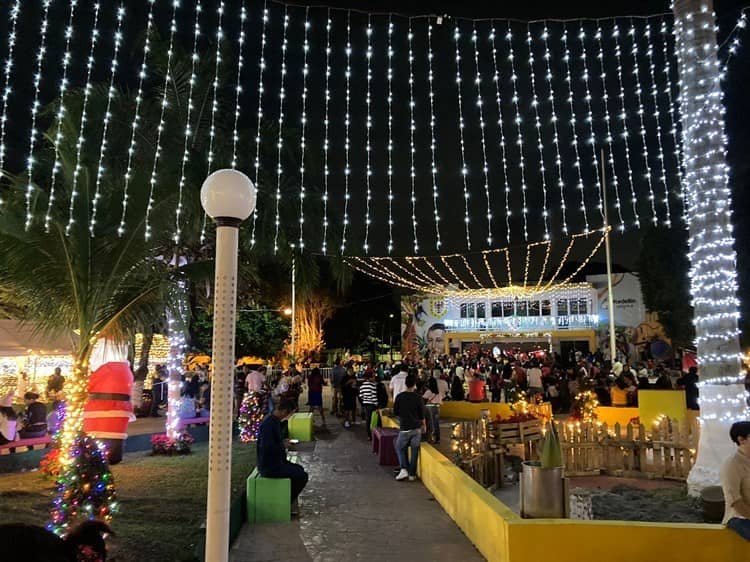 Miles de visitantes disfrutan de la Villa Navideña de Medellín (+Video)