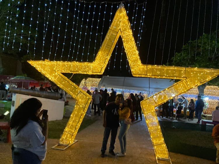 Miles de visitantes disfrutan de la Villa Navideña de Medellín (+Video)