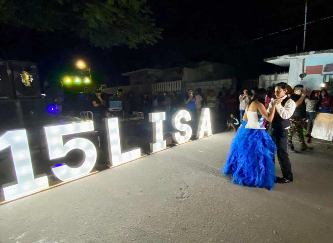 ¡Tiempo de vals! Llegaron de todos lados al festejo de Lisa, la Quinceañera viral (+videos)