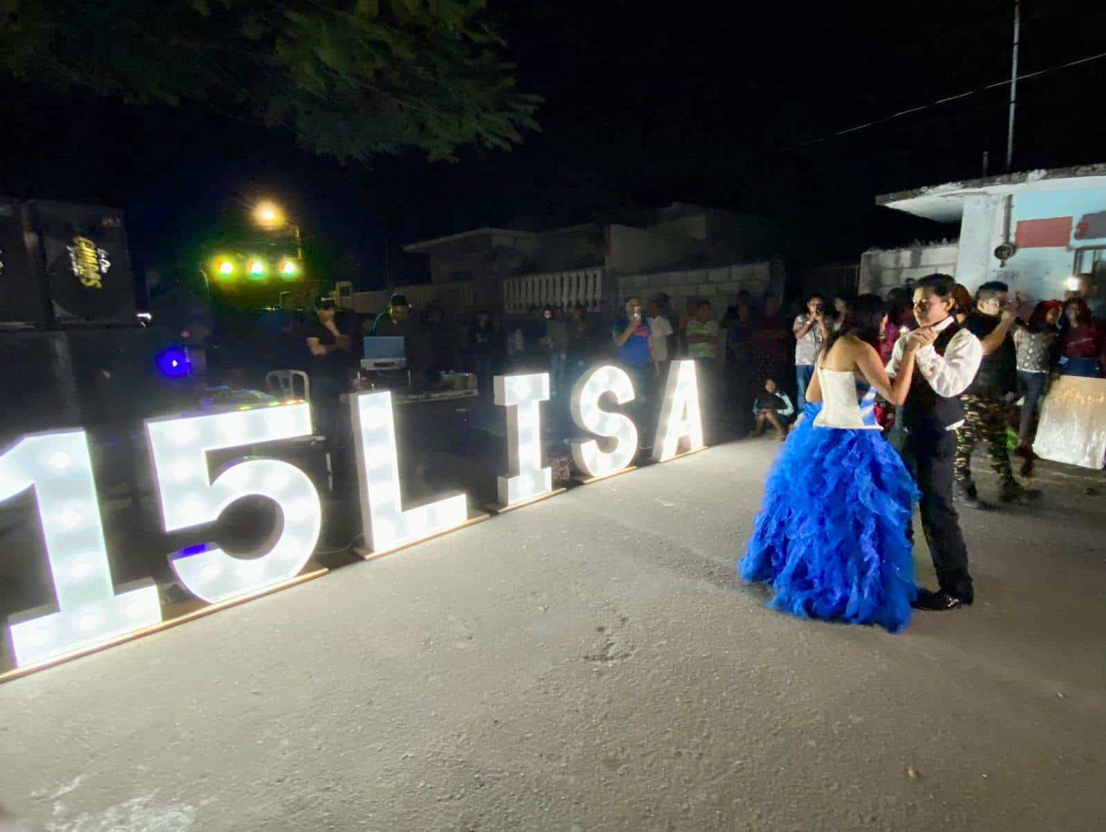 Lisa, la quinceañera jarocha, tuvo la fiesta de sus sueños (+videos)