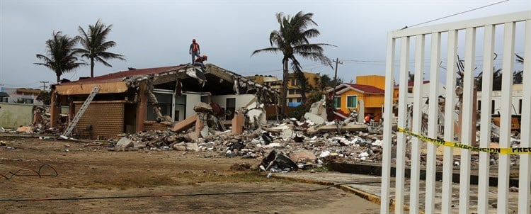 Demuelen iglesia en Coatzacoalcos; podrían reconstruirla