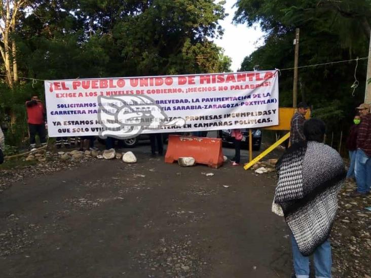 Bloquean la Misantla-Martínez de la Torre; exigen pruebas de rehabilitación de carretera