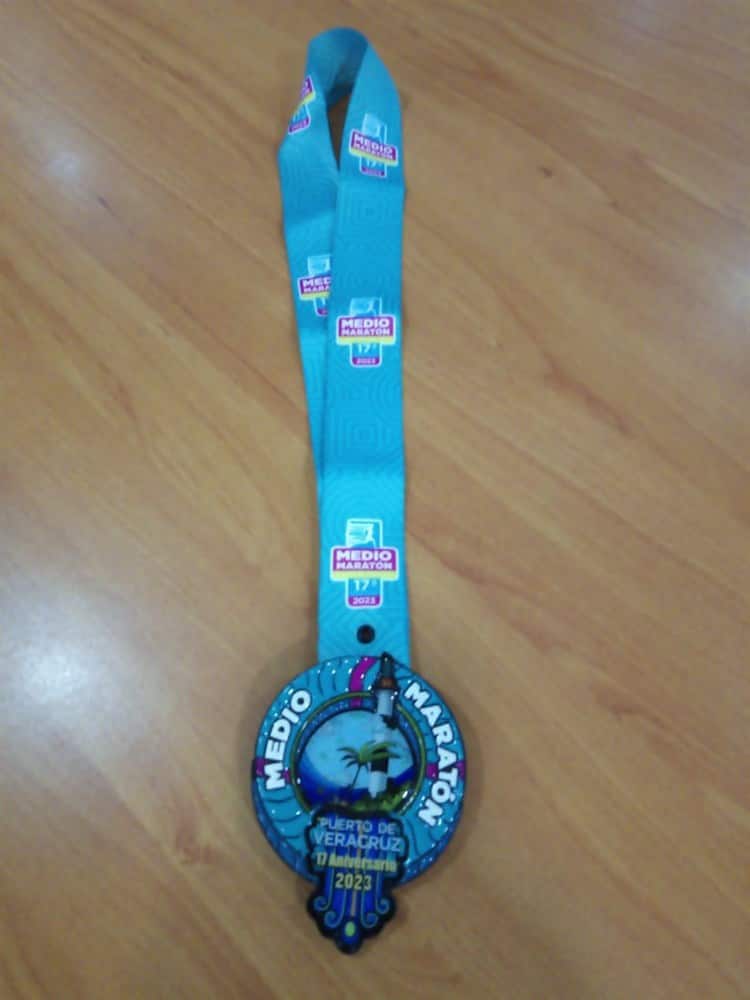 Tiene Medio Maratón su medalla conmemorativa