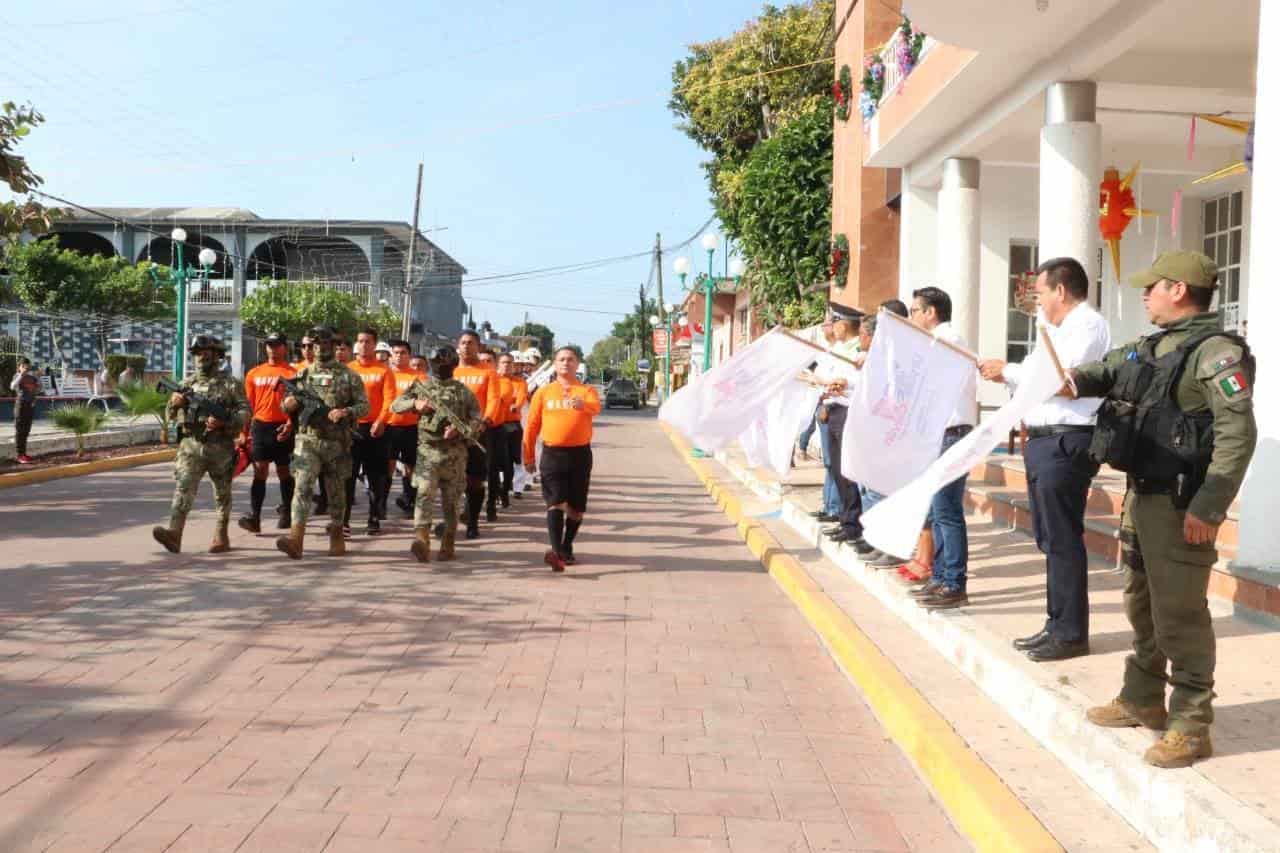 Dan banderazo de inauguración del Operativo Salvavidas Navideño en Úrsulo Galván