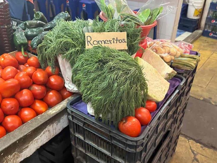 Aumentan precios de verduras y frutas para la cena navideña en mercados de Veracruz