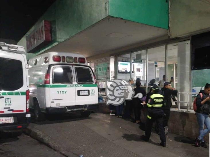 Elementos de seguridad entregan alimentos a familias de pacientes de hospitales de Córdoba