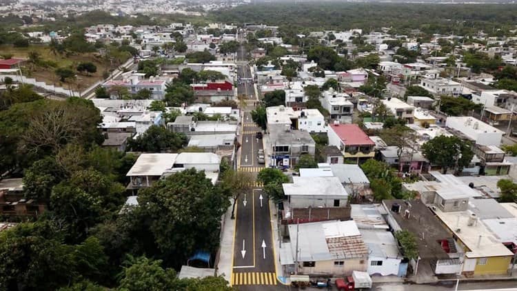 Alcalde de Boca del Río inaugura rehabilitación de la calle en la Ampliación Villa Rica