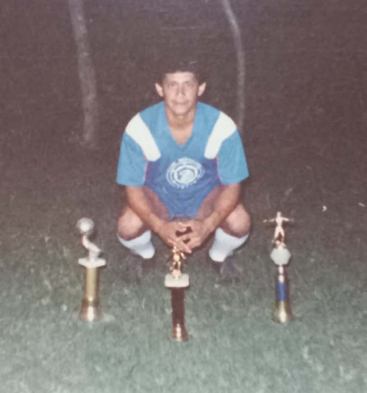 Andrés Uscanga, a sus 60 años es un icono del fútbol en Medellín de Bravo; hoy es un máximo goleador