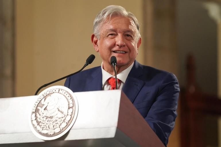 Presidente encabeza reunión con legisladores federales en Palacio Nacional