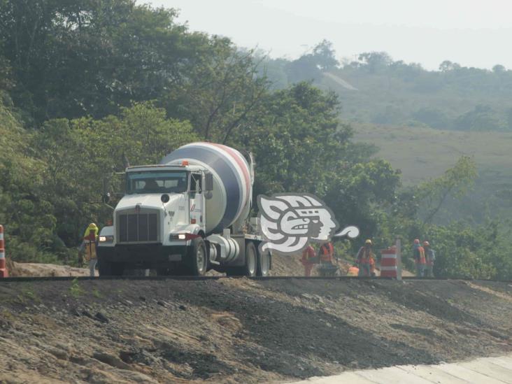 Rehabilitan carretera Costera del Golfo