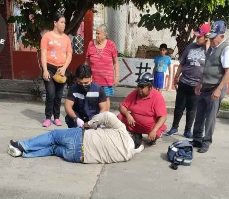 Accidente entre moto y auto deja un lesionado en Tierra Blanca