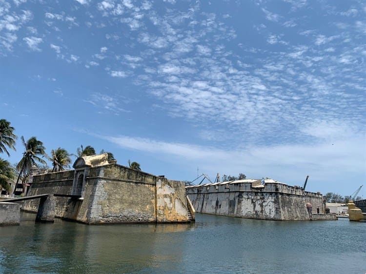 San Juan de Ulúa queda a deber al turismo; solo abre 4 días