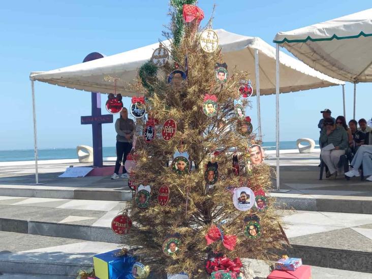 En Veracruz, colocan Árbol de la Memoria en Plaza de la Soberanía