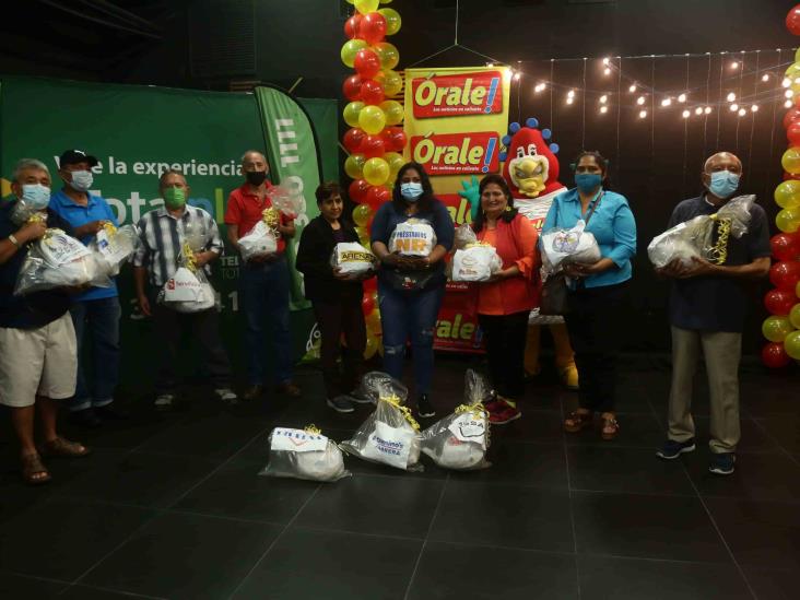 ¡Llegó el Pavo! Diario Órale premia lealtad de sus lectores (Video)