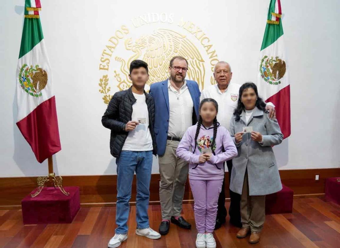 Familia del expresidente de Perú, Pedro Castillo, recibe documentos migratorios