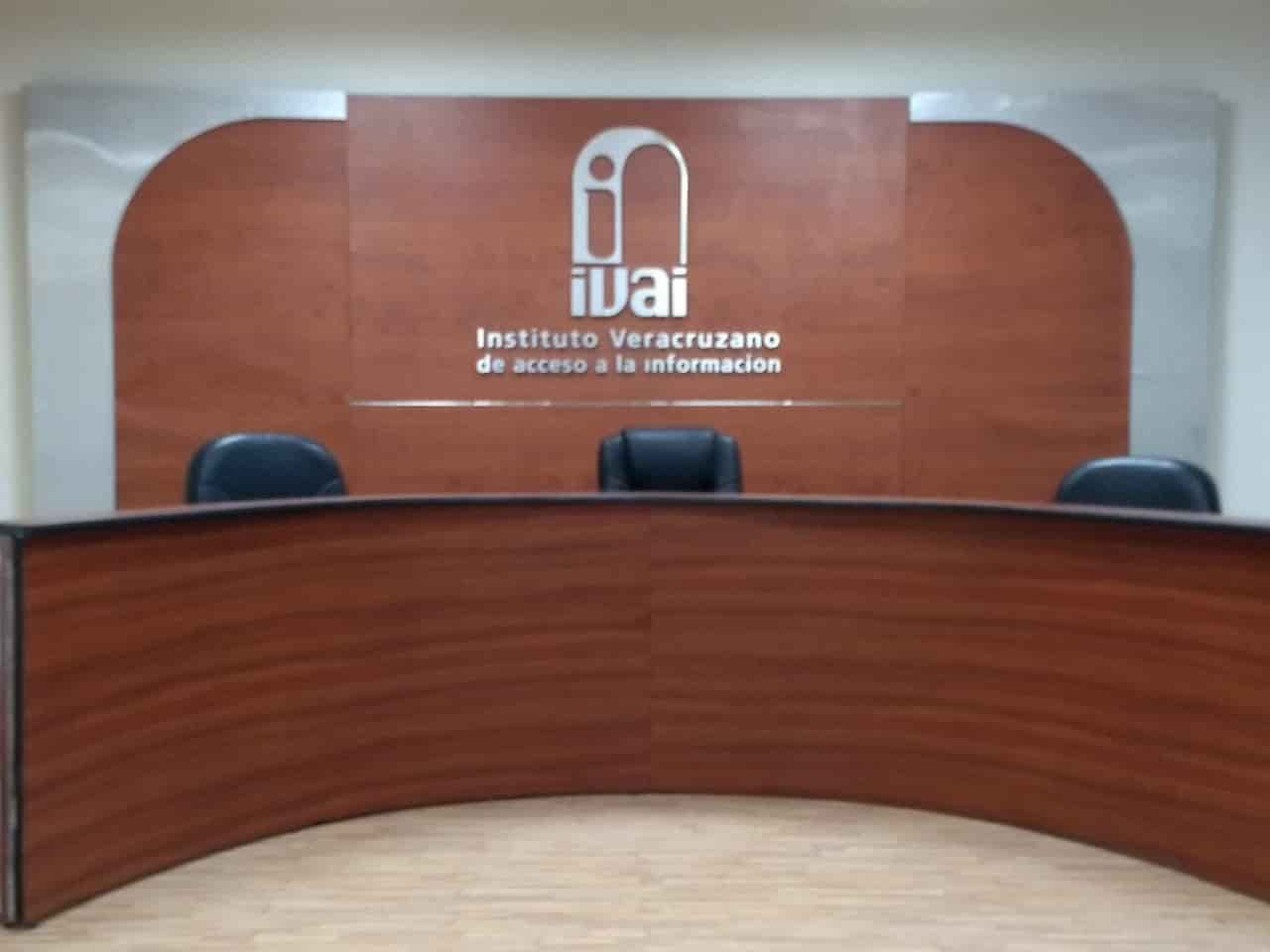 Detienen a contralor del IVAI en Xalapa