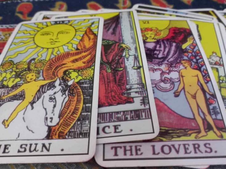 ¡Ni doce uvas! Personas recurren al tarot para conocer qué les depara el Año Nuevo