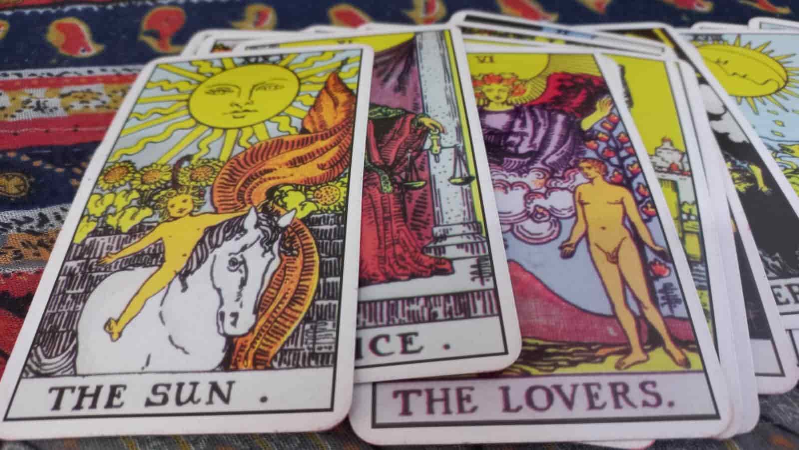 ¡Ni doce uvas! Personas recurren al tarot para conocer qué les depara el Año Nuevo