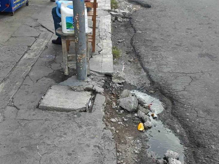 Calles intransitables aquejan a comerciantes en la zona de mercados de Veracruz