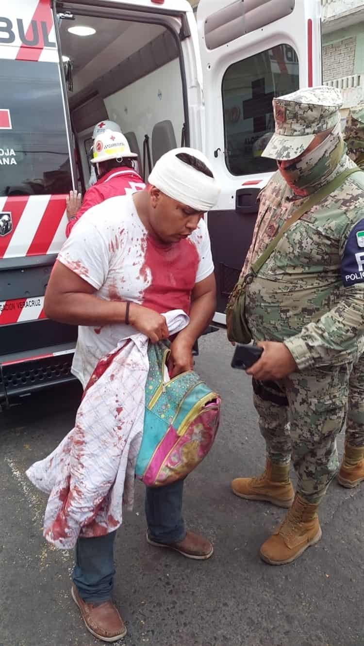 Por pedir su cambio, termina golpeado en el Centro de Veracruz