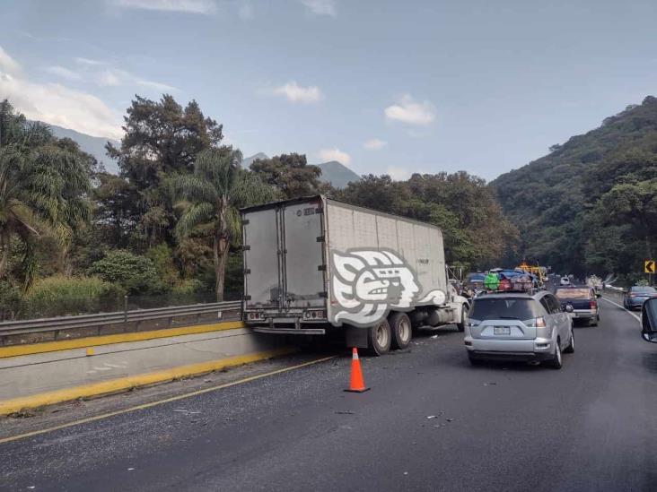 Se registra carambola en autopista Nogales-Orizaba