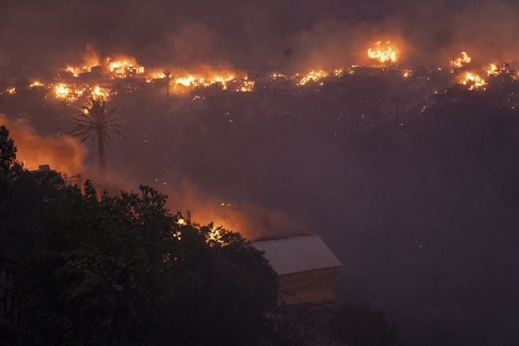 Chile se declara en estado de catástrofe tras incendio forestal