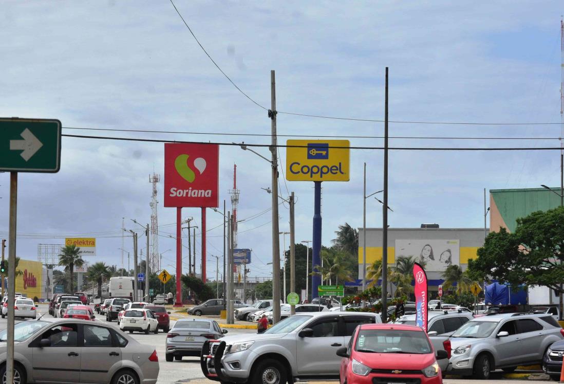 Le dan cristalazo para robar compras navideñas en Coatza