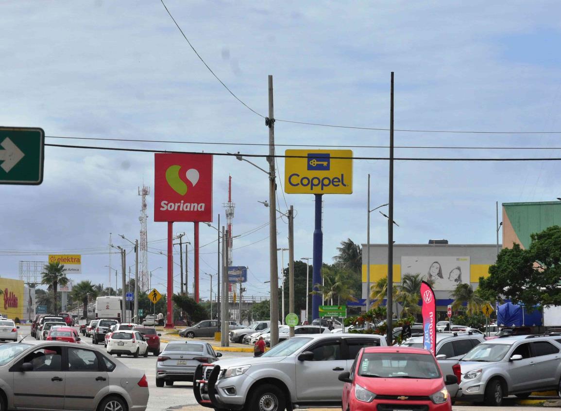 Rompen cristales de auto y roban compras navideñas en Coatzacoalcos