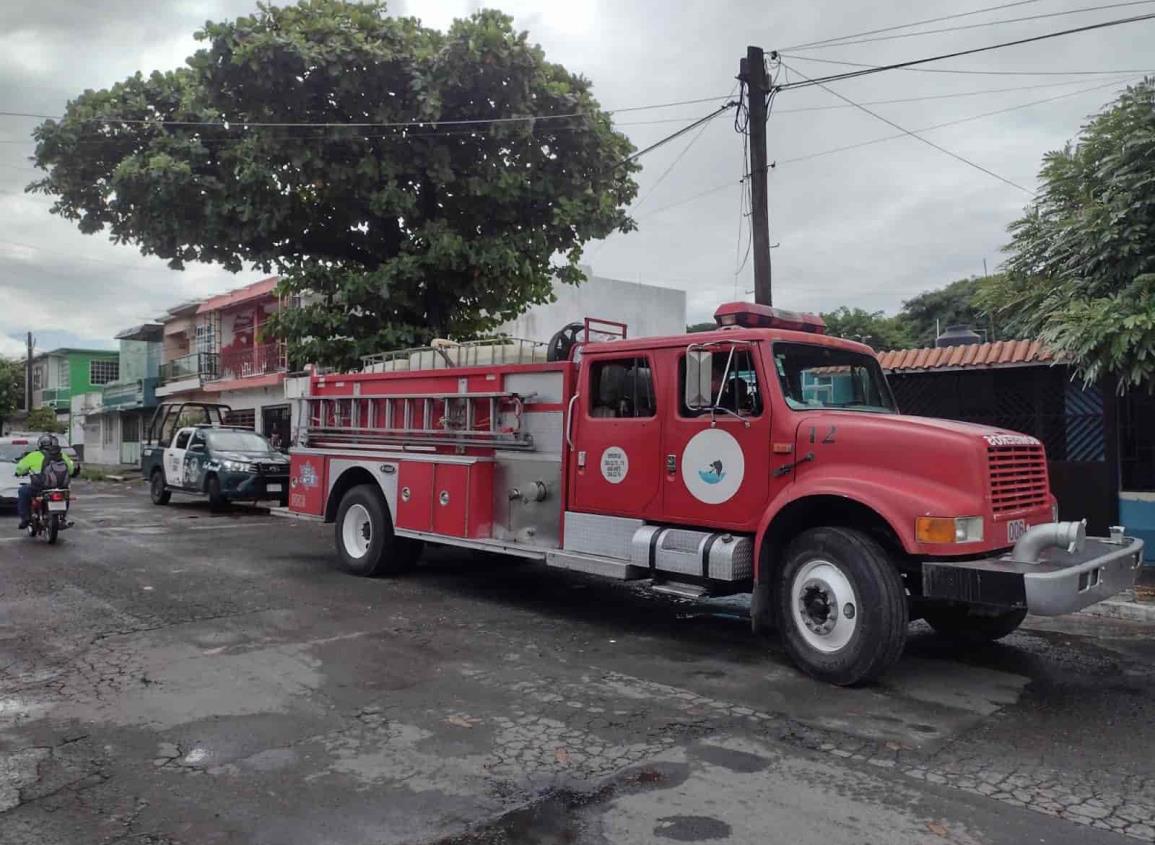 Bodega de inflables y equipo de fiesta se incendia en Veracruz