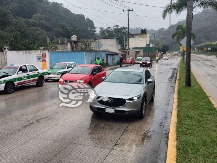 Carambola entre cuatro en carretera Xalapa-Coatepec