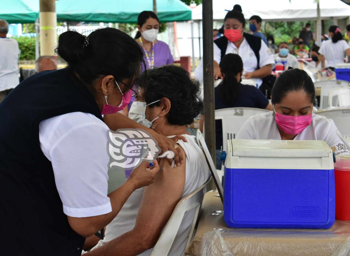 Vacunarán contra el coronavirus en centros de salud del sur