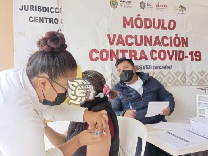 Con poca afluencia aplican vacuna Abdala contra covid-19 en Poza Rica