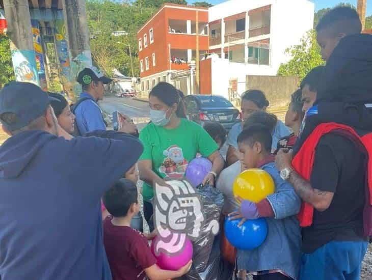 Ayudantes de Santa entregaron más de 150 juguetes