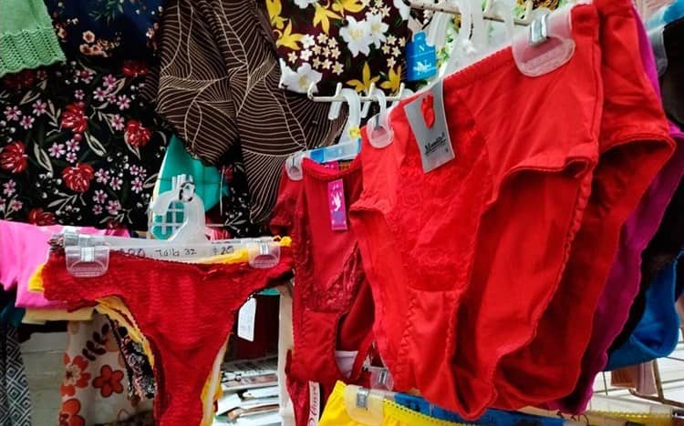 ¡De todas las tallas! Aumenta venta de lencería roja y amarilla por fin de año en Veracruz