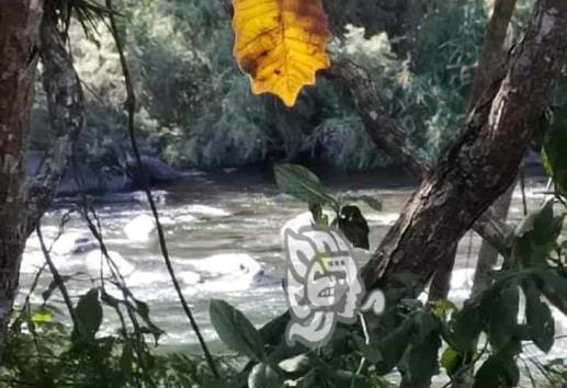Hallan un cuerpo flotando en el río Los Pescados, en Jalcomulco