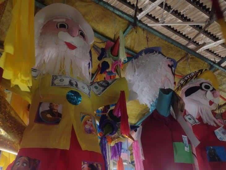 Promueven en mercados veracruzanos las piñatas de viejos; no más quemazón