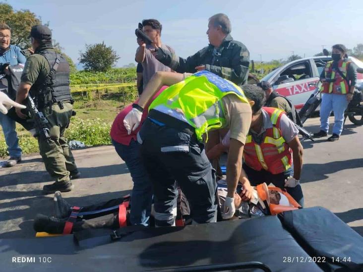 Vuelca camioneta de valores en la Fortín-Huatusco; chocó contra un taxi (+Video)