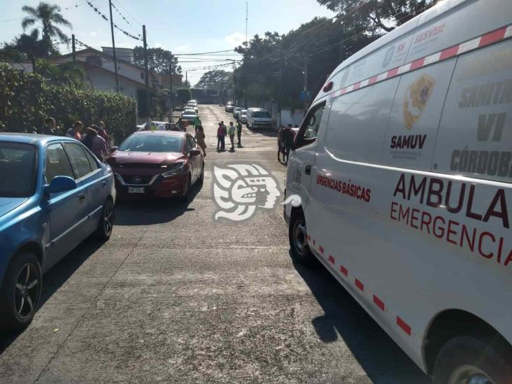 Accidente entre particulares genera movilización policiaca en Córdoba