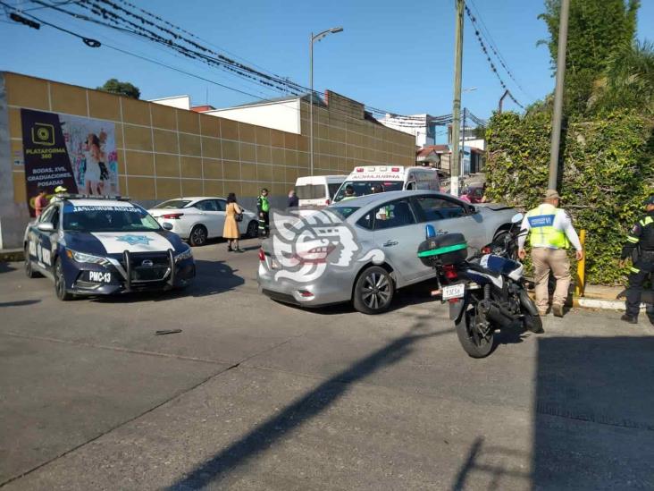 Accidente entre particulares genera movilización policiaca en Córdoba