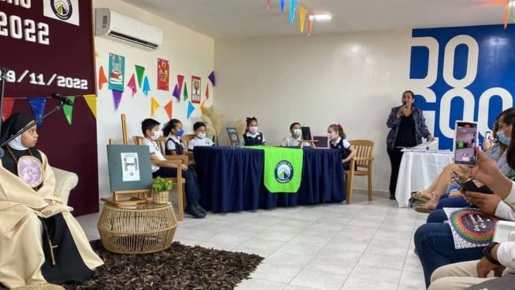 Todo un éxito la Primera Feria del Libro del colegio Hill