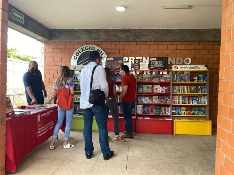 Todo un éxito la Primera Feria del Libro del colegio Hill